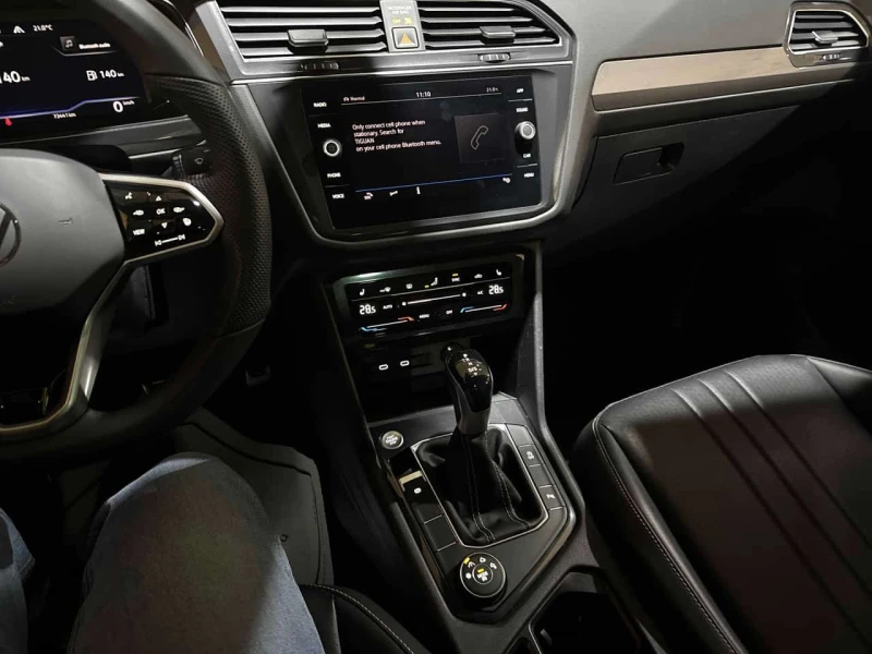 VW Tiguan SE R-Line Black * 4MOTION * ШИБИДАХ * ПОДГРЕВИ, снимка 9 - Автомобили и джипове - 53561323