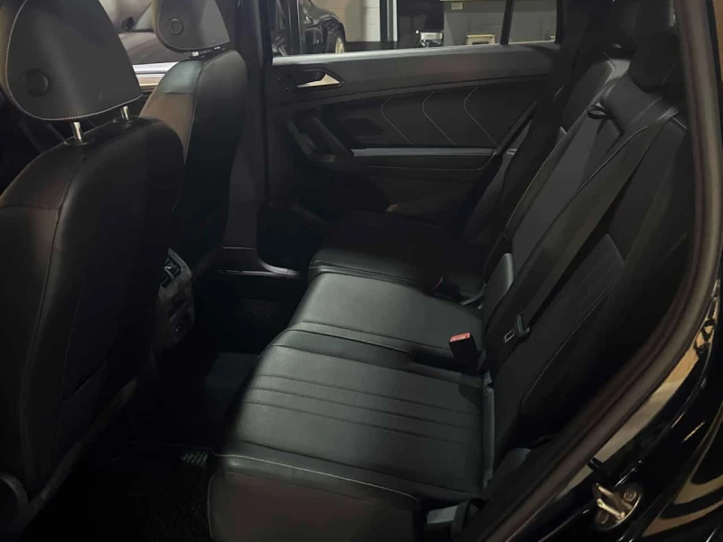 VW Tiguan SE R-Line Black * 4MOTION * ШИБИДАХ * ПОДГРЕВИ, снимка 12 - Автомобили и джипове - 53561323