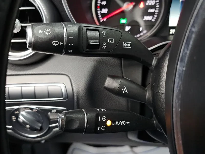 Mercedes-Benz GLC 220 4Matic Premium, снимка 15 - Автомобили и джипове - 55785825