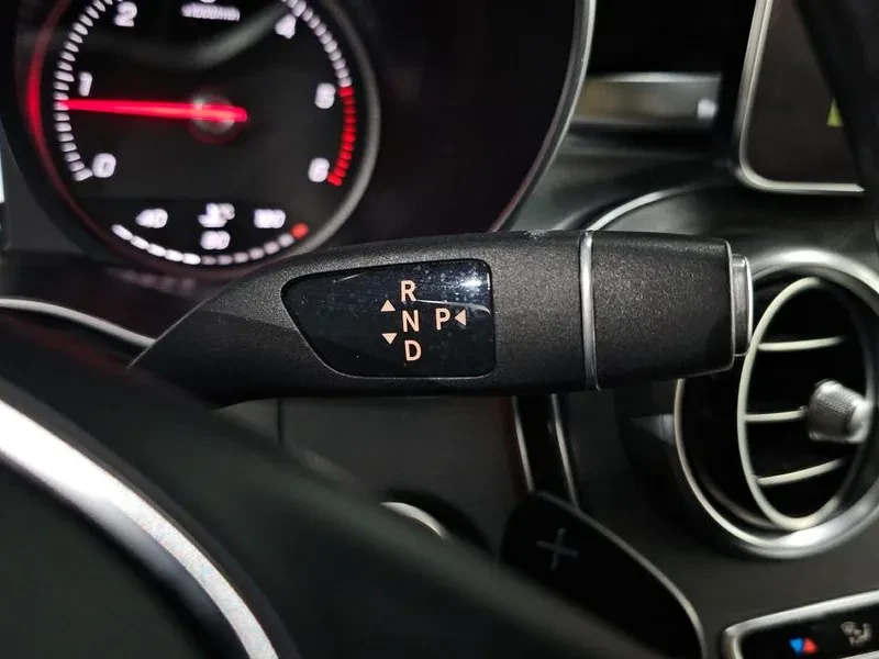 Mercedes-Benz GLC 220 4Matic Premium, снимка 9 - Автомобили и джипове - 55785825