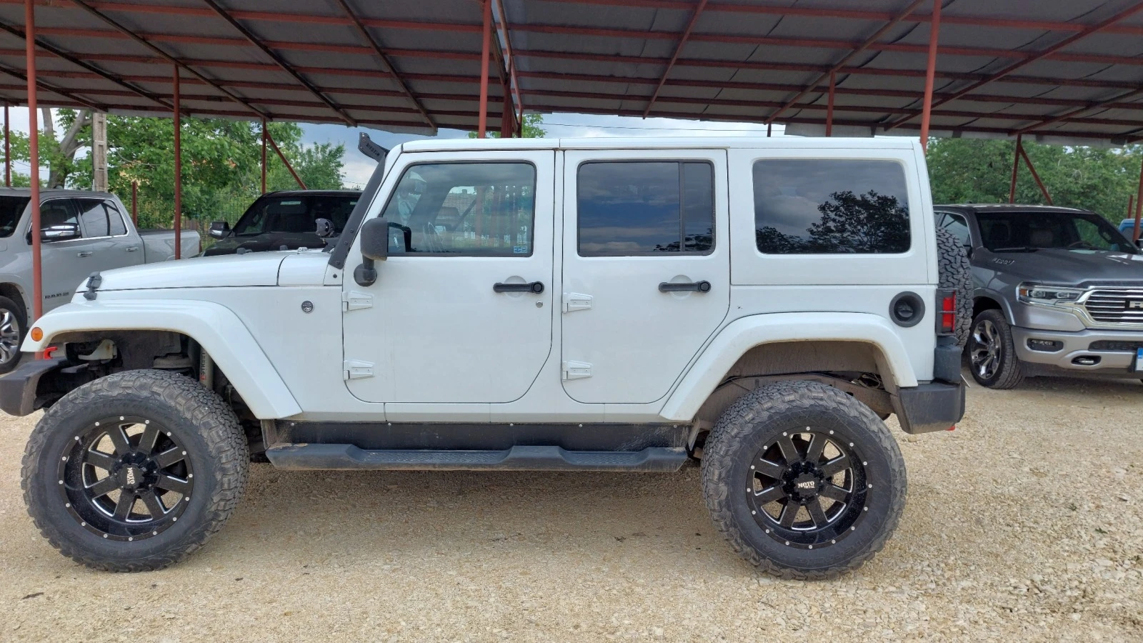 Jeep Wrangler SAHARA 3.6L - изображение 3