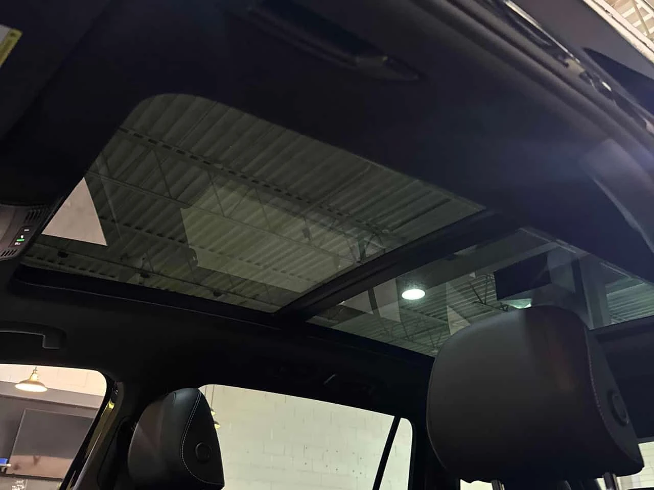 VW Tiguan SE R-Line Black * 4MOTION * ШИБИДАХ * ПОДГРЕВИ - изображение 10