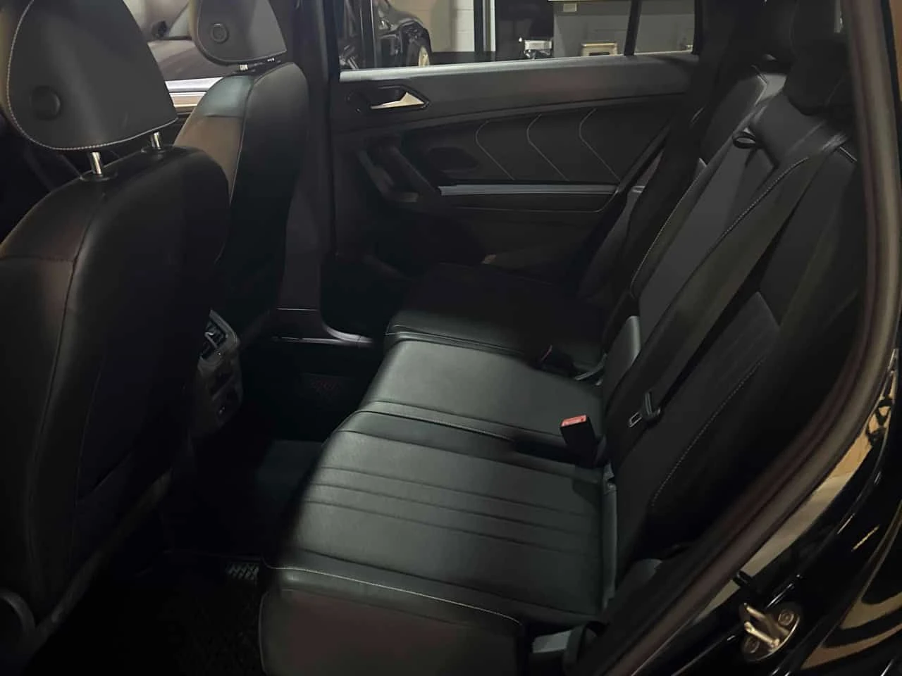 VW Tiguan SE R-Line Black * 4MOTION * ������� * �������� | Mobile.bg � ����������� 12