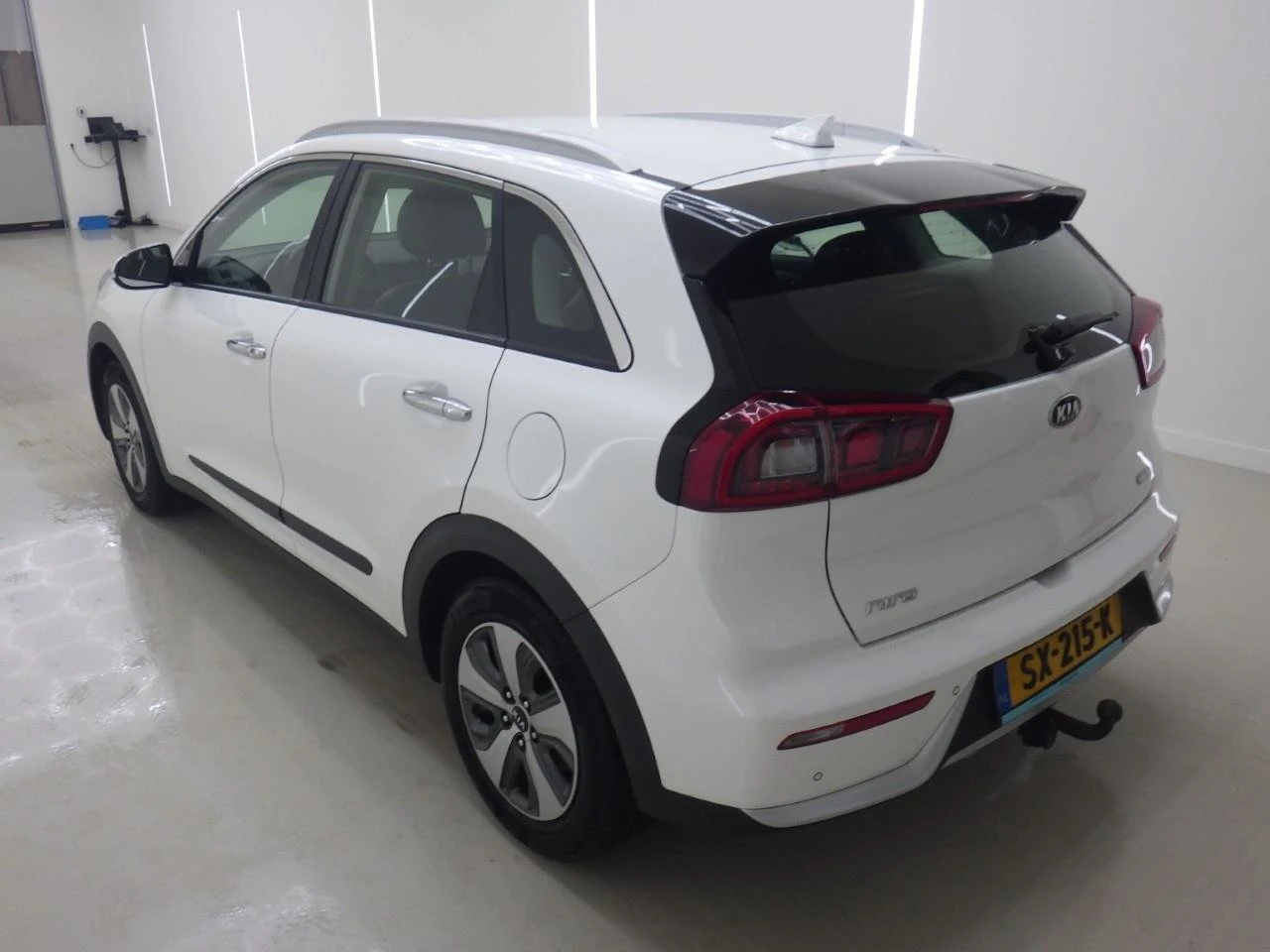 Kia Niro 1.6 GDI DynamicLine - изображение 4