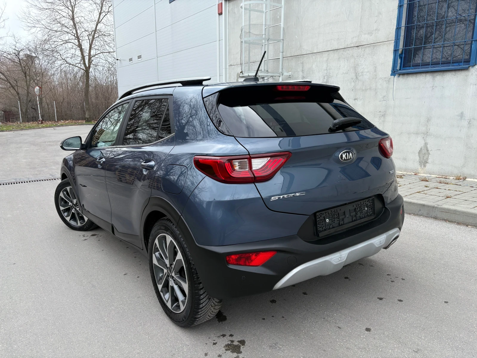 Kia Stonic 1.6 CRDI KEYLESS GO НАВИГАЦИЯ, снимка 5 - Автомобили и джипове - 54019982