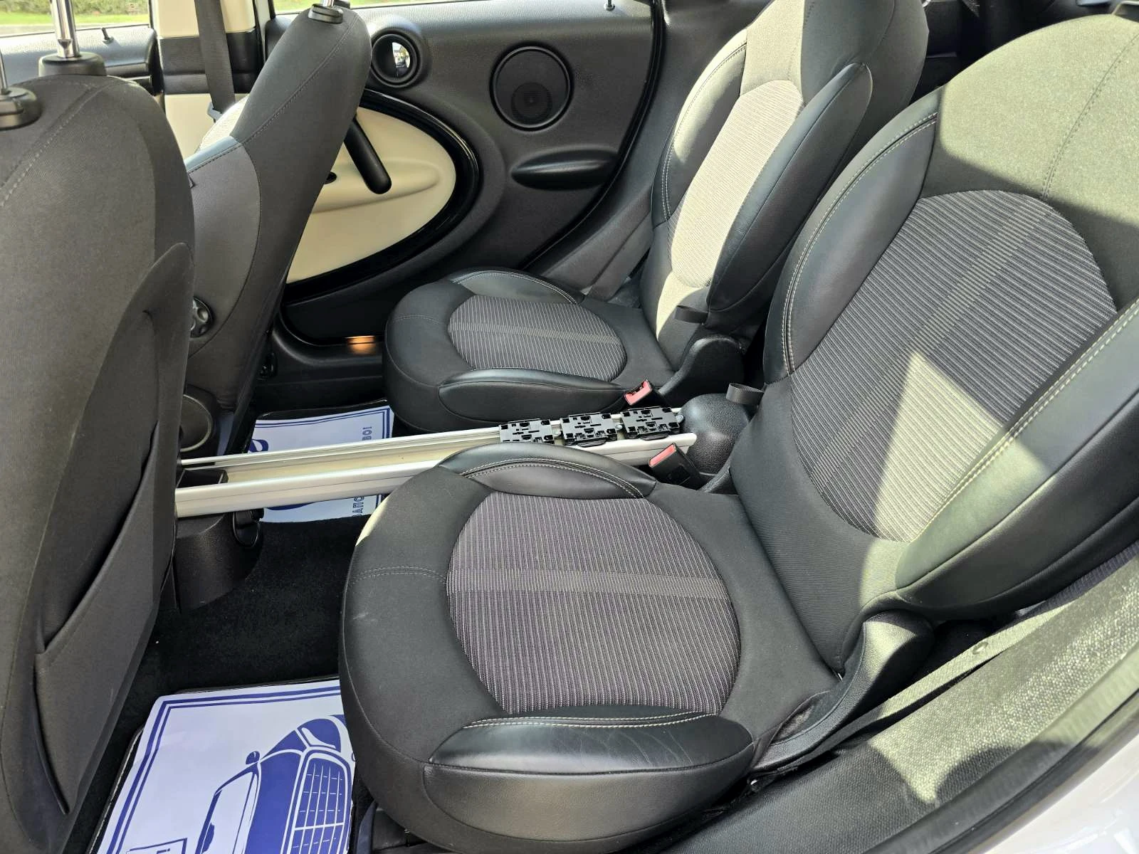 Mini Countryman 1.6D/КОЖА/ПАНОРАМА, снимка 11 - Автомобили и джипове - 54508296