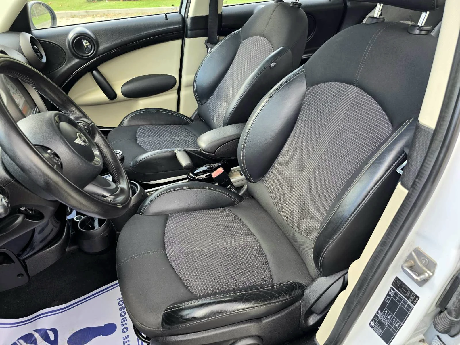 Mini Countryman 1.6D/КОЖА/ПАНОРАМА, снимка 9 - Автомобили и джипове - 54508296