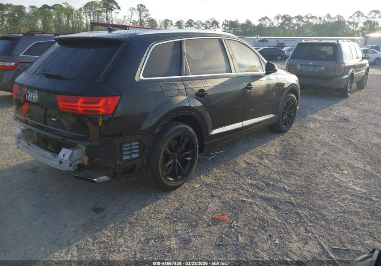 Audi Q7 АВТОКРЕДИТ, снимка 4 - Автомобили и джипове - 54537804