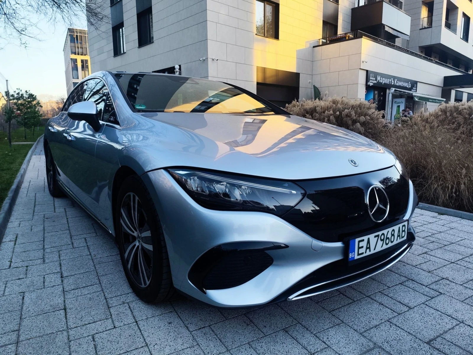 Mercedes-Benz EQE 300