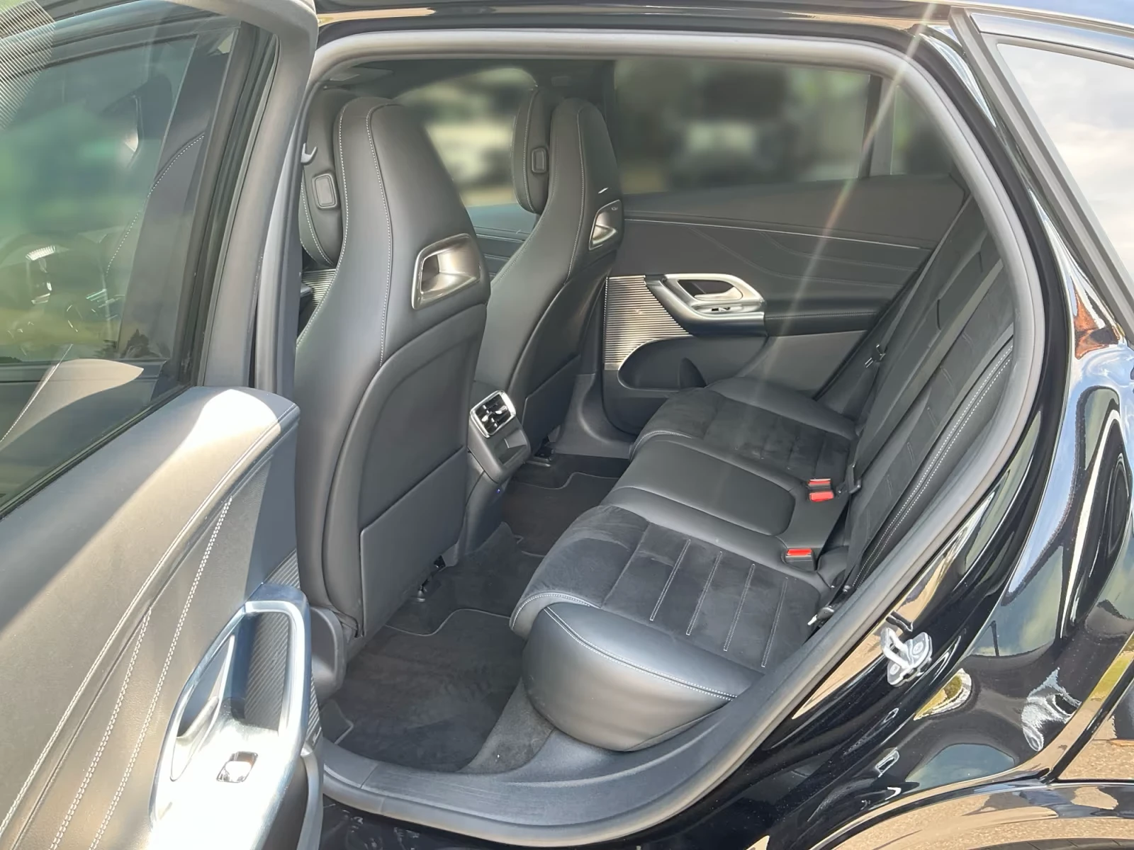 Mercedes-Benz GLC 400 EQ* 4M* AMG* BURM* HYPERSCREEN* PANO* CAMERA* , снимка 10 - Автомобили и джипове - 55109956