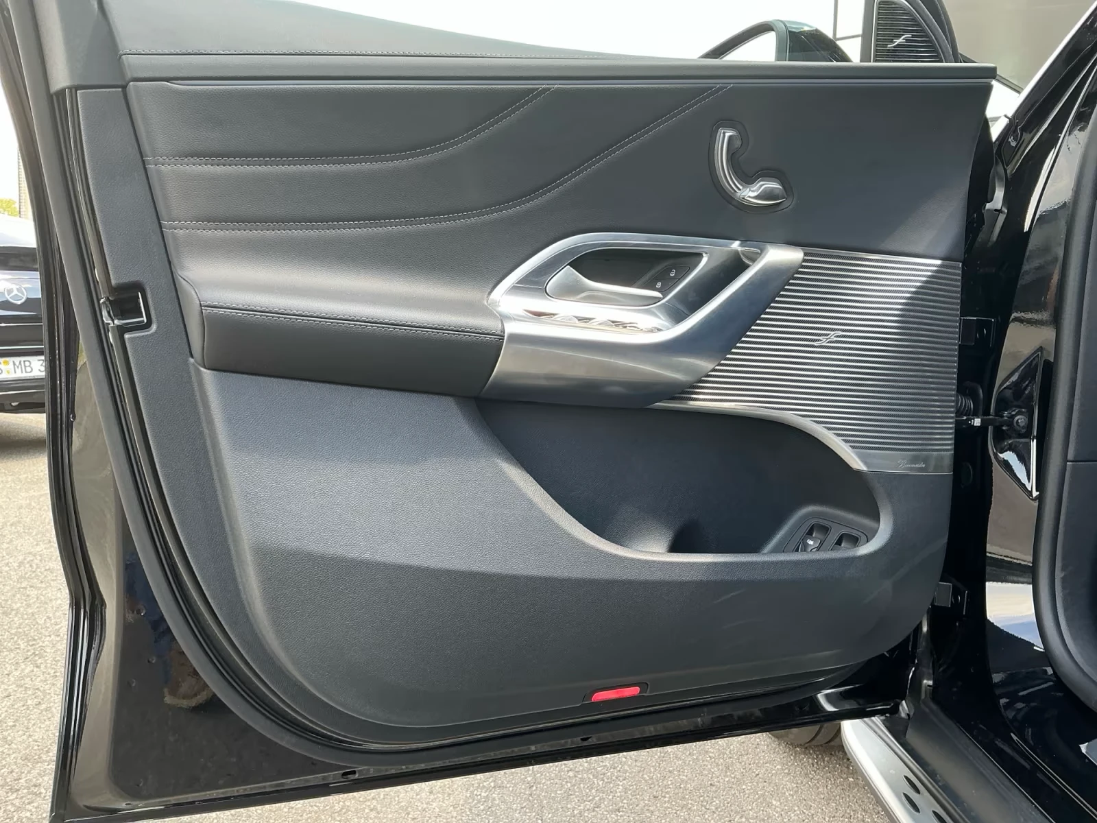 Mercedes-Benz GLC 400 EQ* 4M* AMG* BURM* HYPERSCREEN* PANO* CAMERA* , снимка 8 - Автомобили и джипове - 55109956