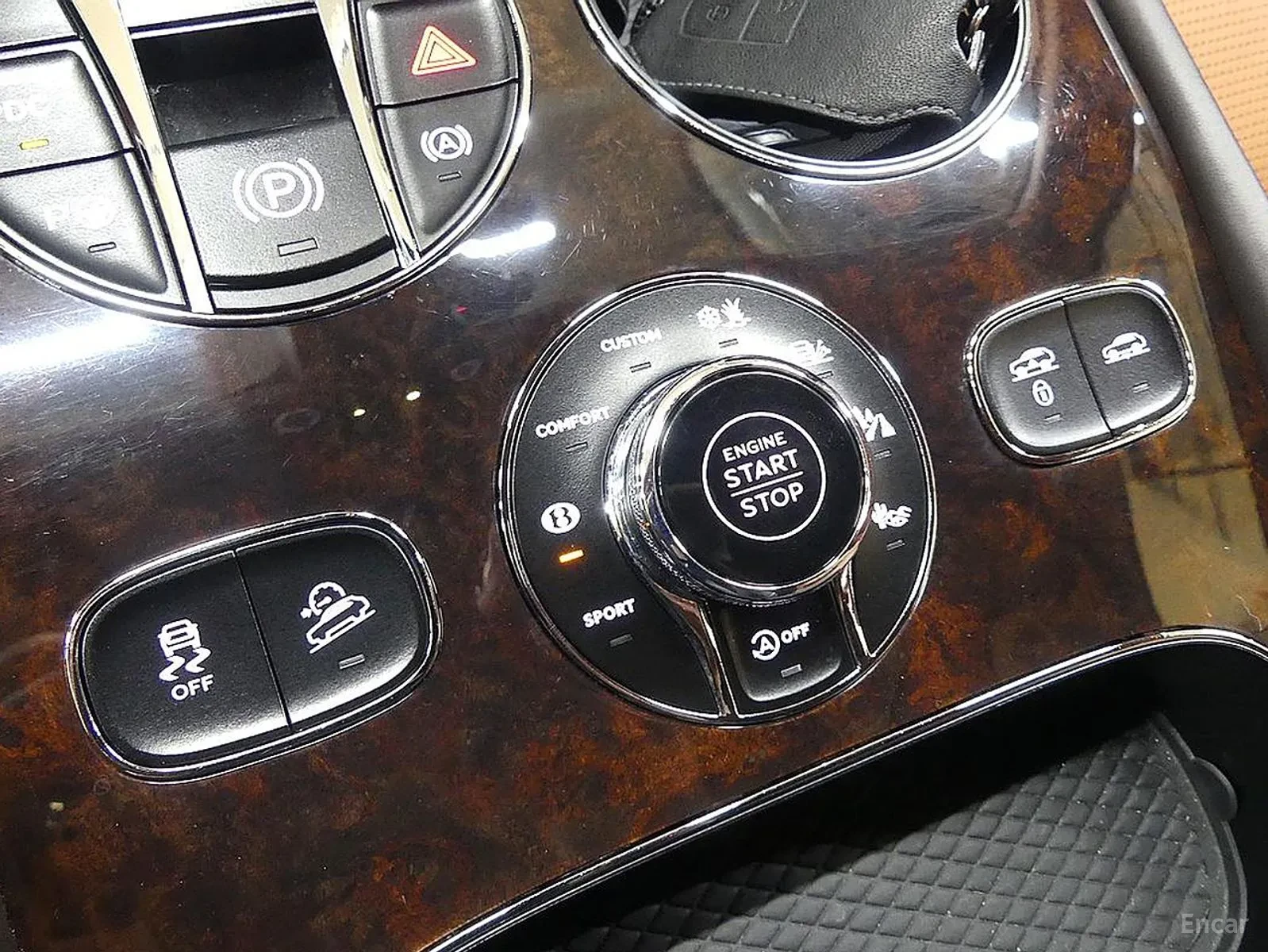 Bentley Bentayga, снимка 15 - Автомобили и джипове - 55187633