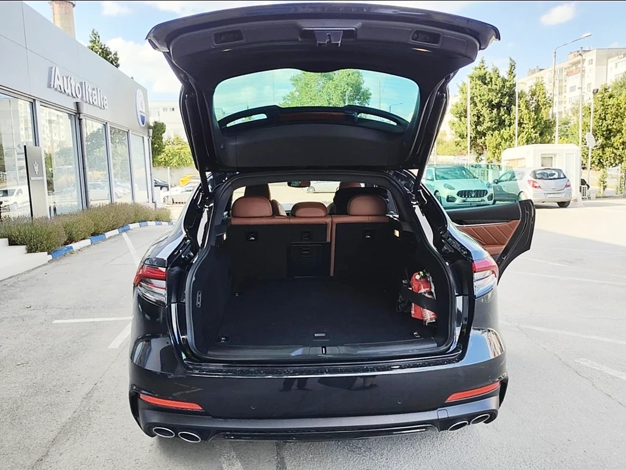 Maserati Levante Hybrid FULL Q4 10500km първи собственик, снимка 11 - Автомобили и джипове - 55582163