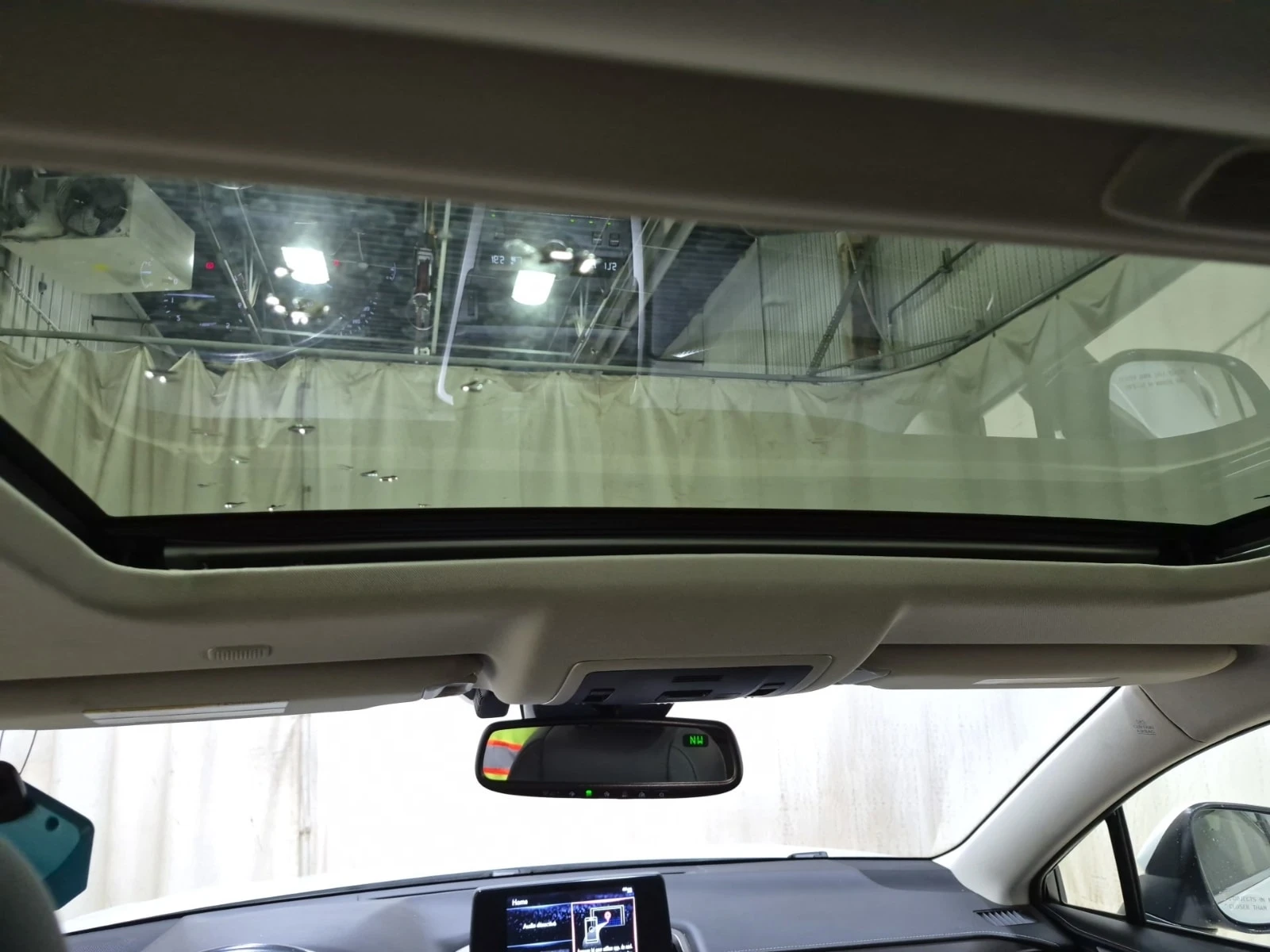 Lexus NX 300 * FACELIFT * AWD * BLIND SPOT * CARPLAY * CARFAX , снимка 12 - Автомобили и джипове - 56056418