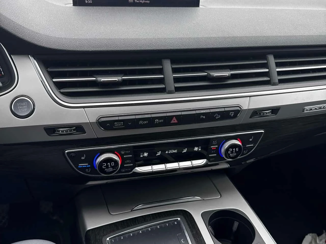 Audi Q7 * 3.0T Progressiv * CARFAX * ОПЦИЯ ЗА ФИНАНСИРАНЕ, снимка 9 - Автомобили и джипове - 56199522