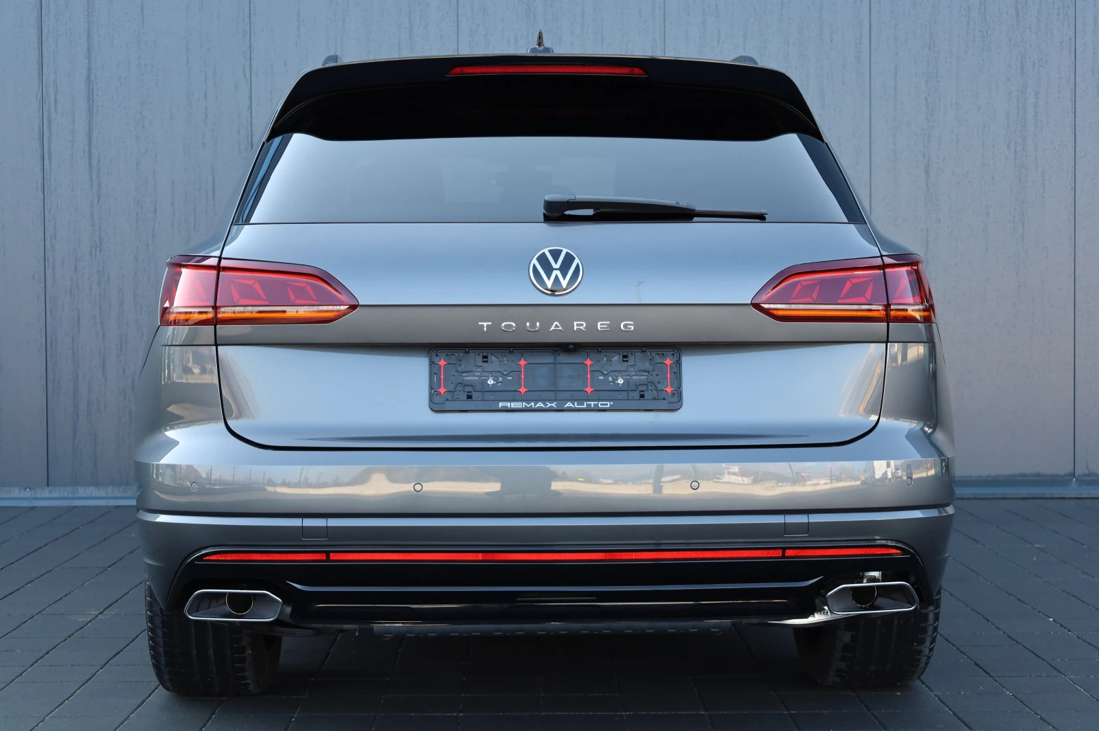 VW Touareg FACELIFT* R-LINE* IQ HD MATRIX LIGHTS* DYNAUDIO* P, снимка 7 - Автомобили и джипове - 56335487