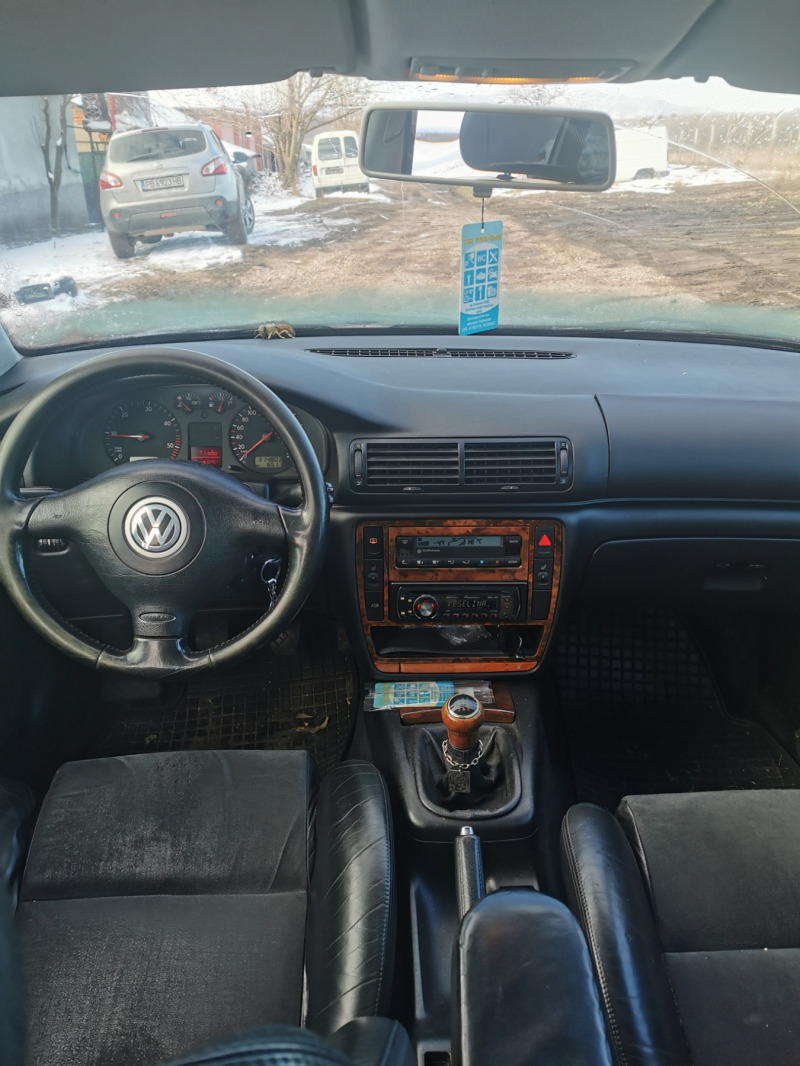 VW Passat, снимка 7 - Автомобили и джипове - 46321318