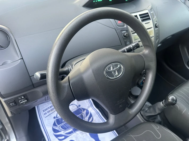 Toyota Yaris 1.3* 100000KM* , снимка 9 - Автомобили и джипове - 47512257