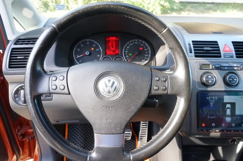 VW Touran Cross Touran Automatic, снимка 11 - Автомобили и джипове - 47569180