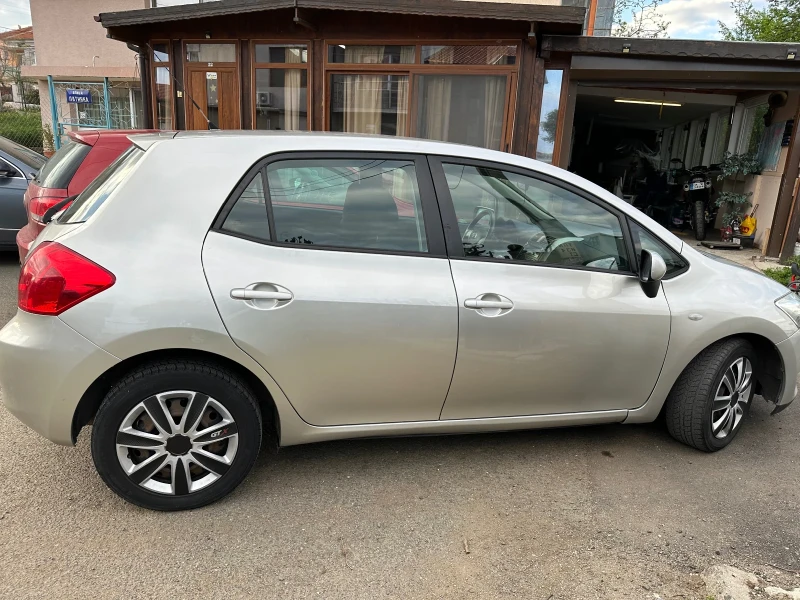 Toyota Auris 2.0 D4D, 6 скорости!, снимка 5 - Автомобили и джипове - 52542136