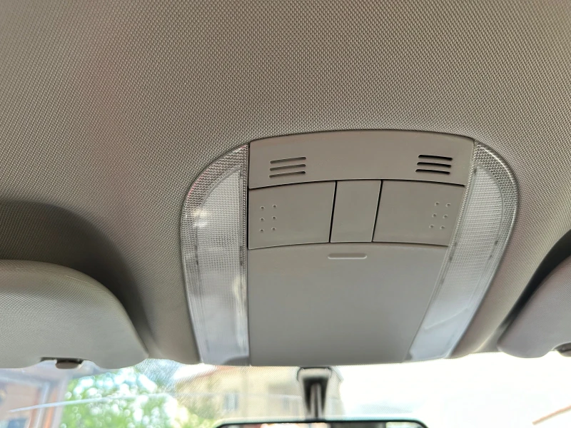 Toyota Auris 2.0 D4D, 6 скорости!, снимка 15 - Автомобили и джипове - 52542136