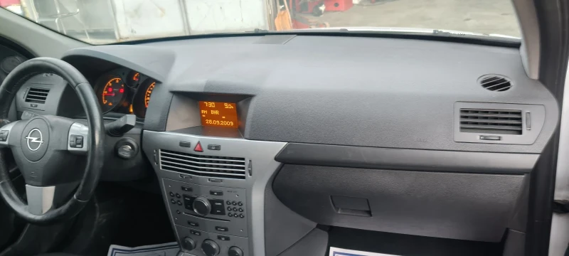 Opel Astra 1.7 cdti, снимка 5 - Автомобили и джипове - 52791965