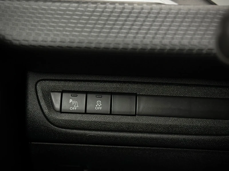 Peugeot 2008 1.6HDI * STYLE* LED* NAVI* Climatronic* Tempomat* , снимка 13 - Автомобили и джипове - 53193852