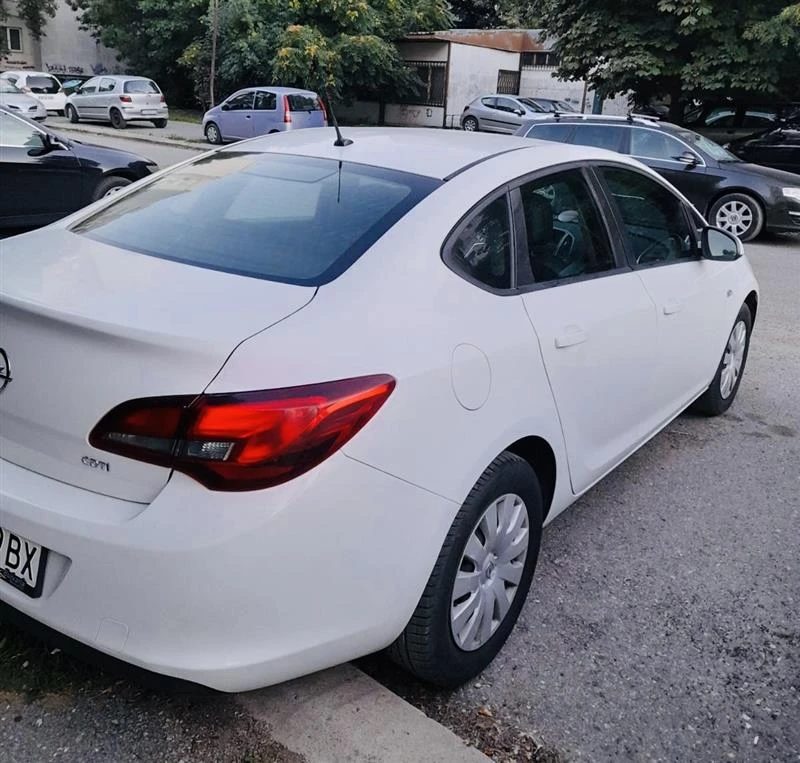 Opel Astra, снимка 16 - Автомобили и джипове - 54440692