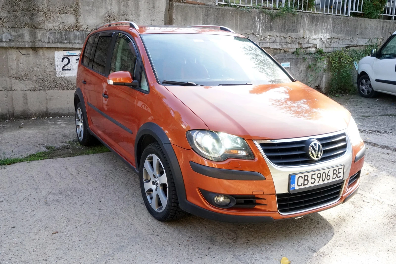 VW Touran Cross Touran Automatic - изображение 2