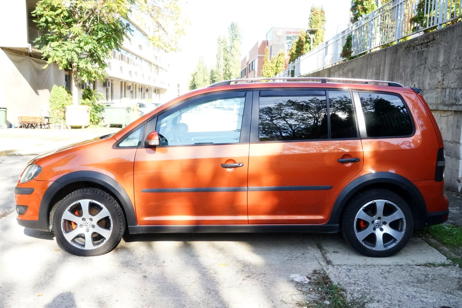 VW Touran Cross Touran Automatic - [1] 