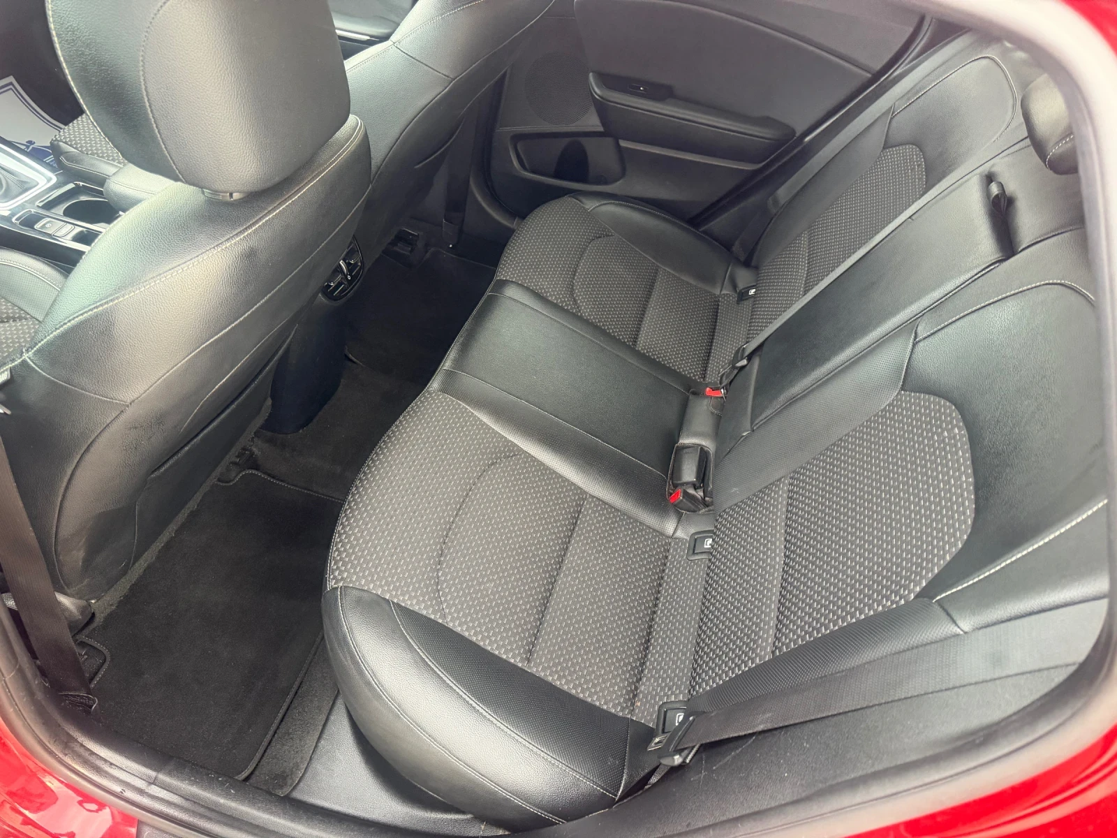 Kia Ceed БЕНЗИН / АВТОМАТИК / ЕВРО6 / WAZE / ЗАДНА КАМЕРА , снимка 12 - Автомобили и джипове - 53978574