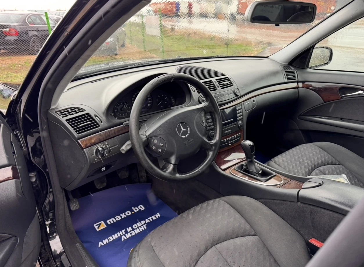 Mercedes-Benz E 220 CDI / Avangarde, снимка 4 - Автомобили и джипове - 54090539