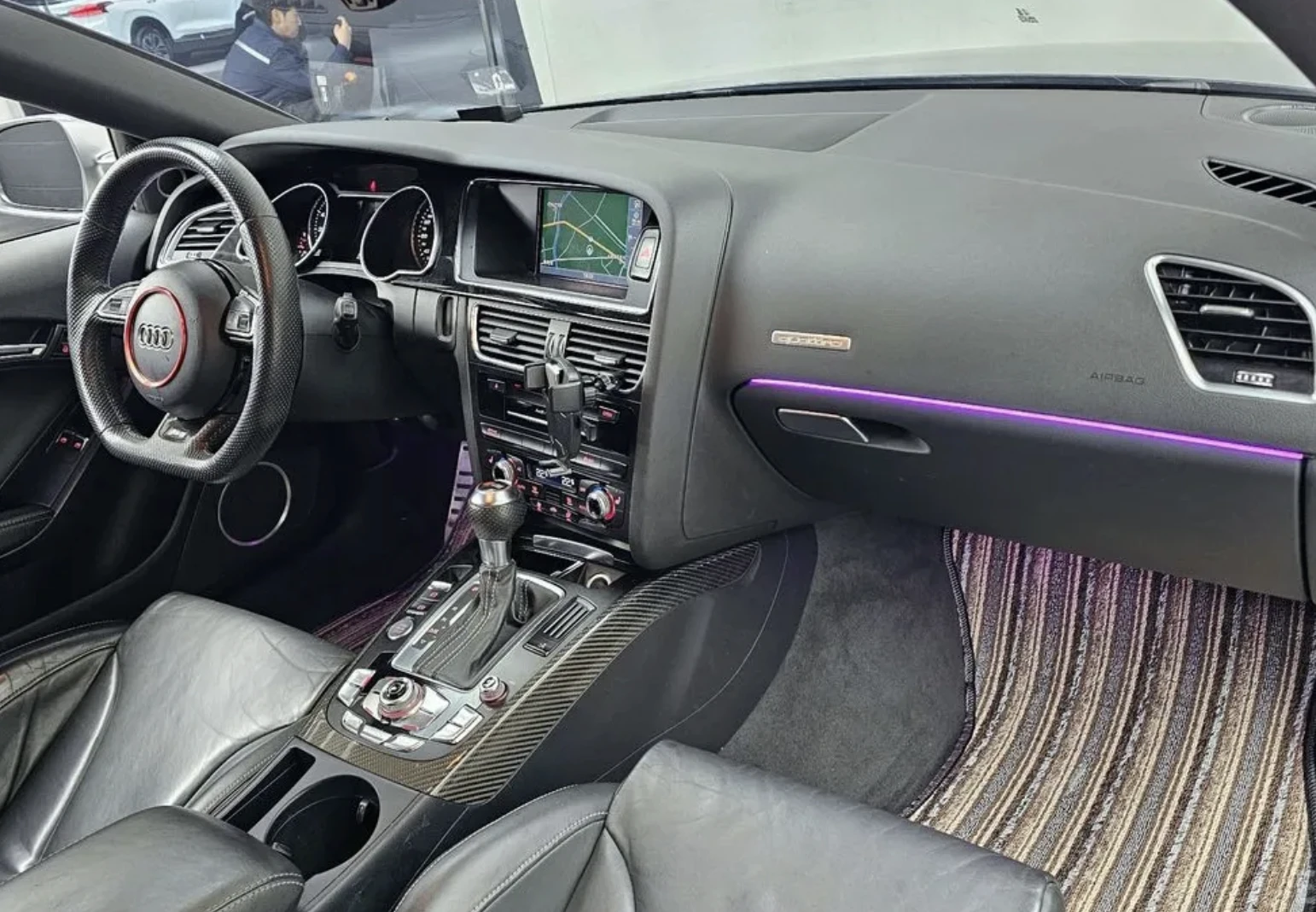 Audi Rs5 FSI* QUATTRO* SUNROOF* PARK ASSIST* CAMERA* NAVI* , снимка 7 - Автомобили и джипове - 54127306