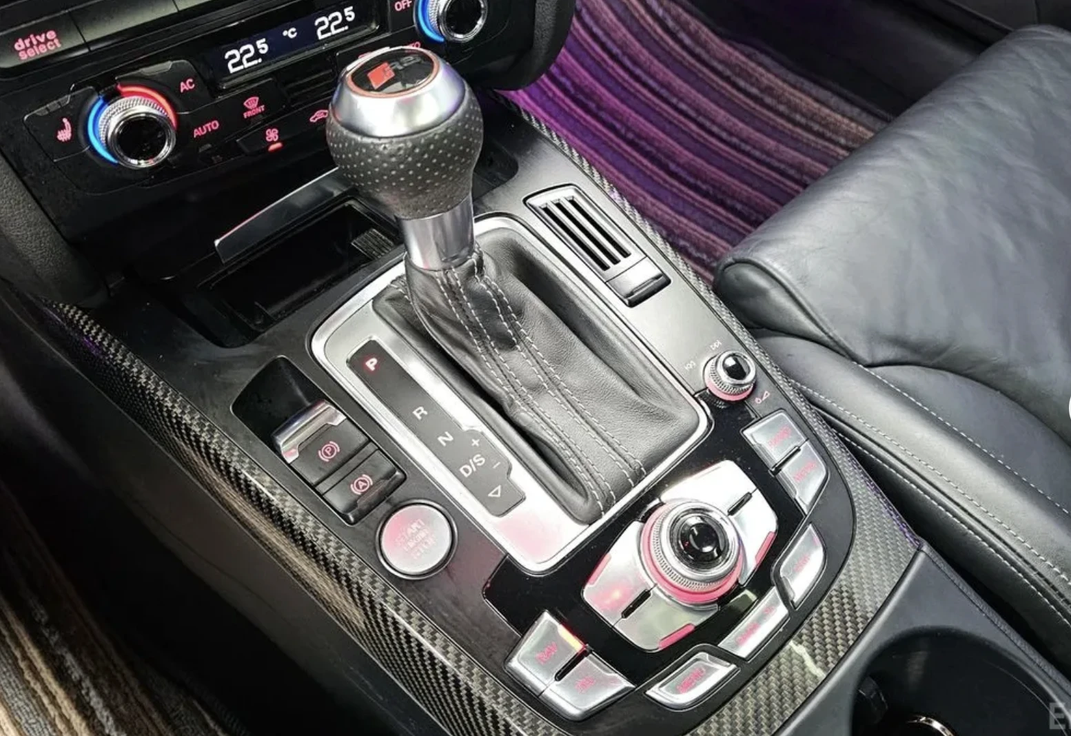 Audi Rs5 FSI* QUATTRO* SUNROOF* PARK ASSIST* CAMERA* NAVI* , снимка 9 - Автомобили и джипове - 54127306