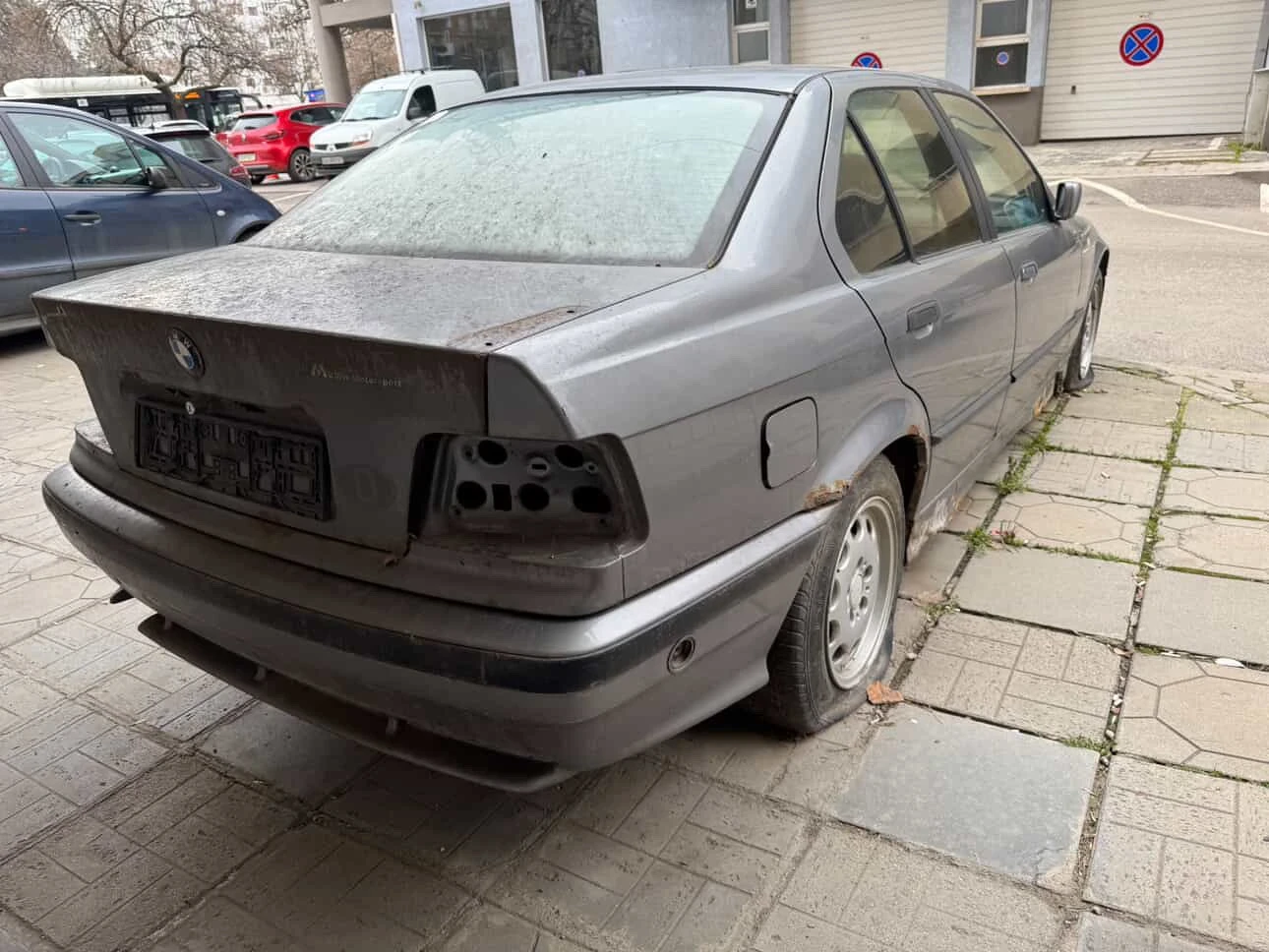 BMW 318 318 is, снимка 8 - Автомобили и джипове - 54410104
