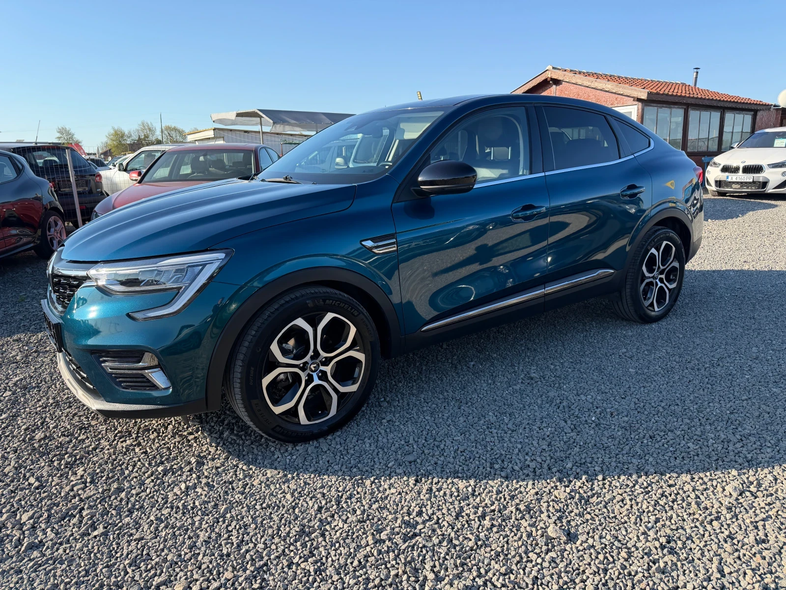 Renault Arkana 1.6 HYBRID E-TECH-LED, снимка 3 - Автомобили и джипове - 54444537