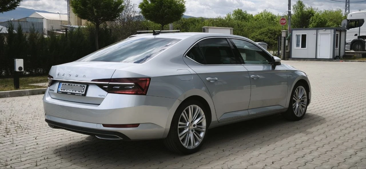 Skoda Superb L&K, снимка 3 - Автомобили и джипове - 54517805