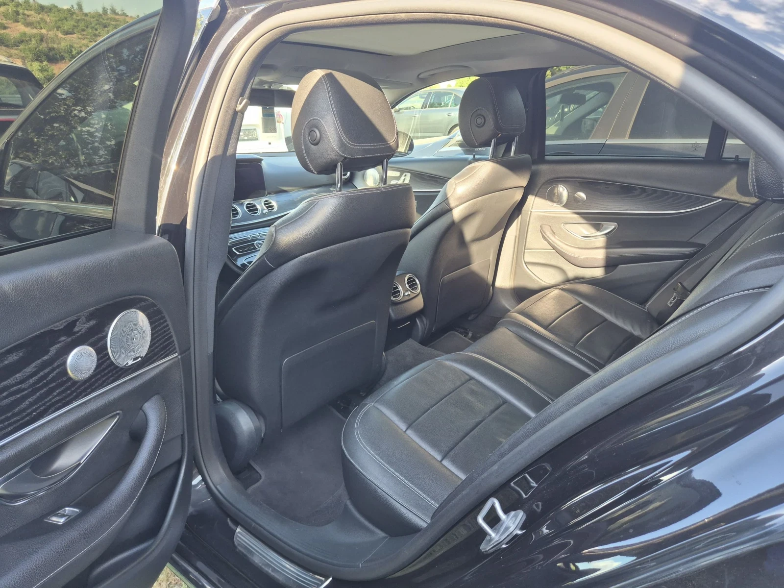 Mercedes-Benz E 220 VIRTUAL/EDITION 1/Burmaster , снимка 11 - Автомобили и джипове - 54705043