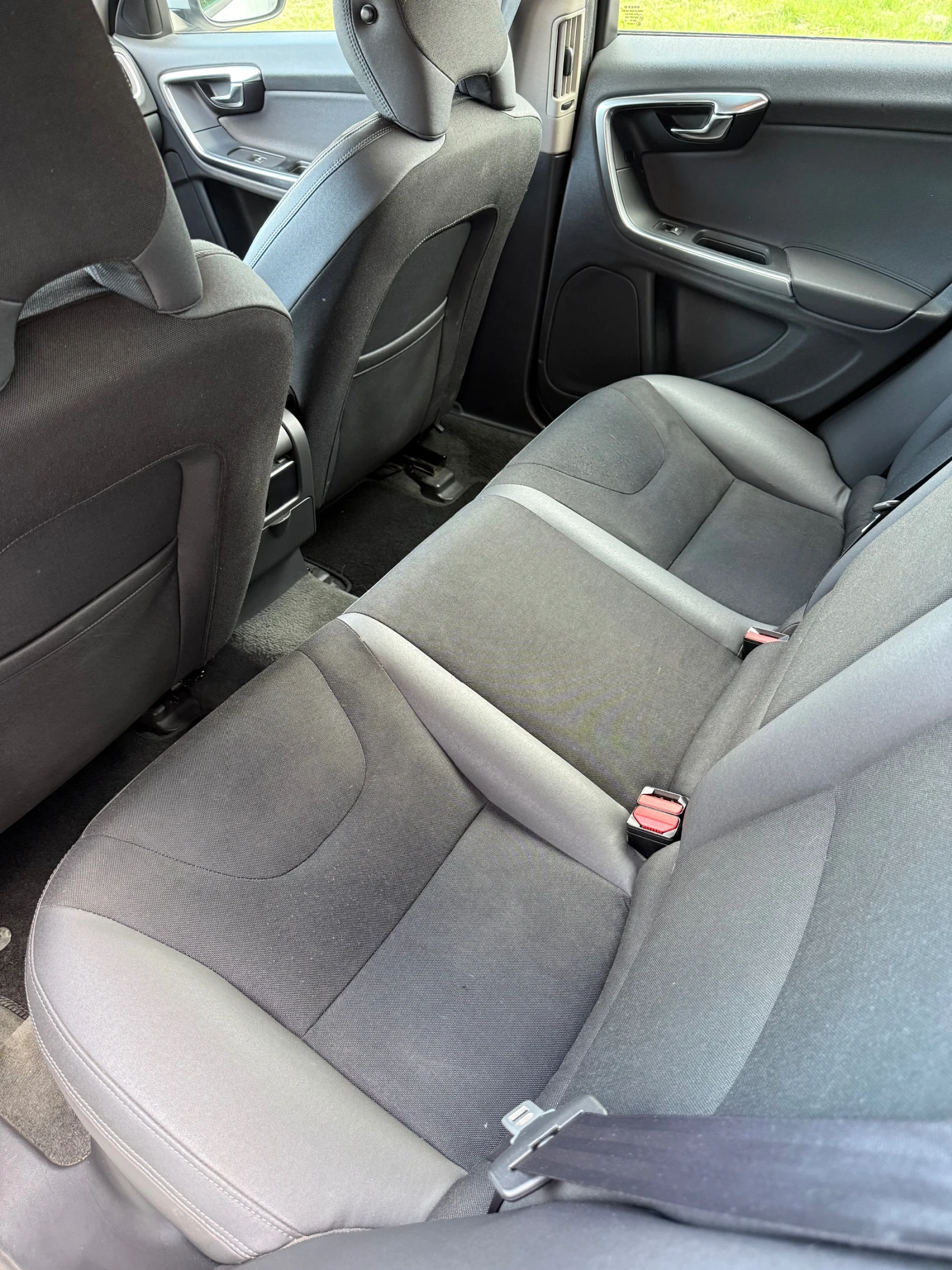 Volvo V60 2.0 D 163 к.с., снимка 15 - Автомобили и джипове - 54918277