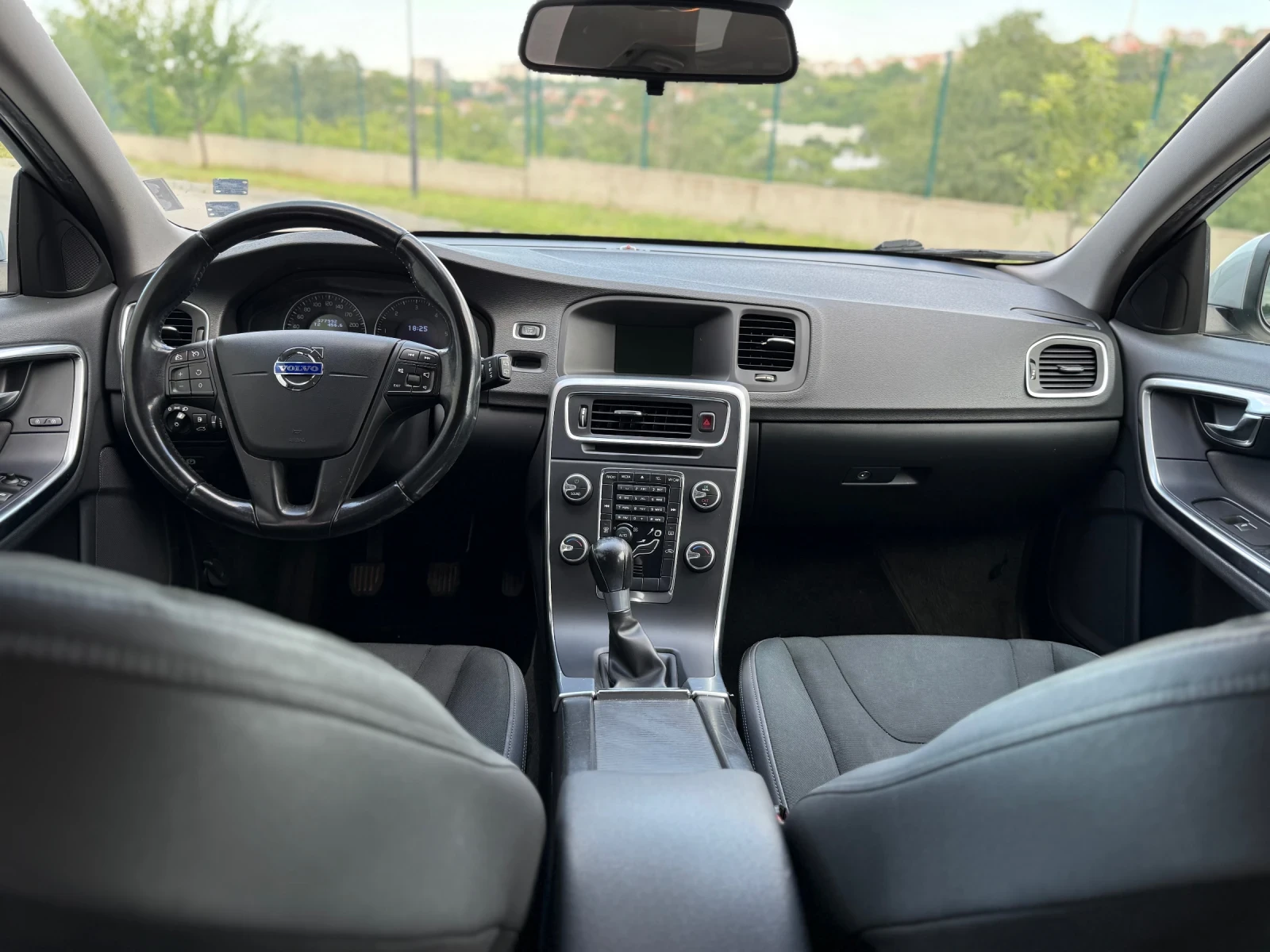 Volvo V60 2.0 D 163 к.с., снимка 14 - Автомобили и джипове - 54918277