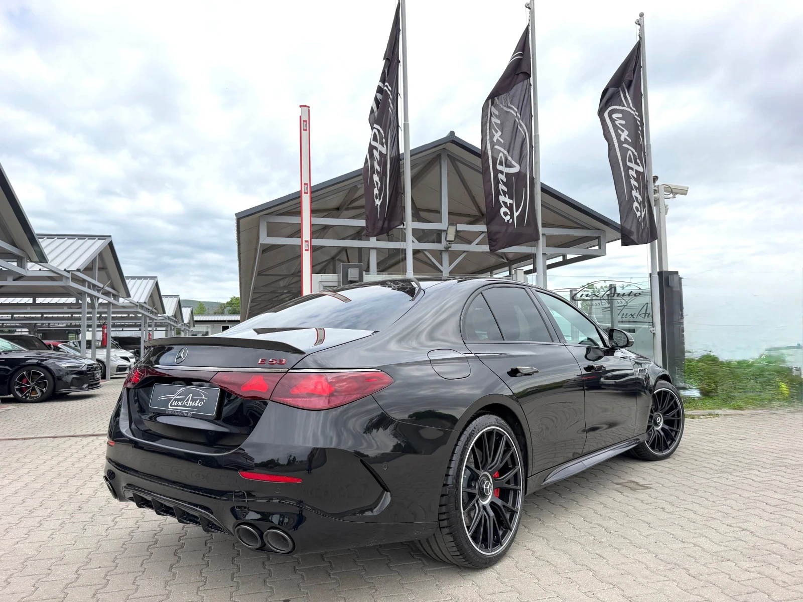 Mercedes-Benz E 53 AMG 4MAT#DIGITAL#HYPERSCREEN#DESIGNO#CARBON#BURM#HEADU, снимка 4 - Автомобили и джипове - 54937177