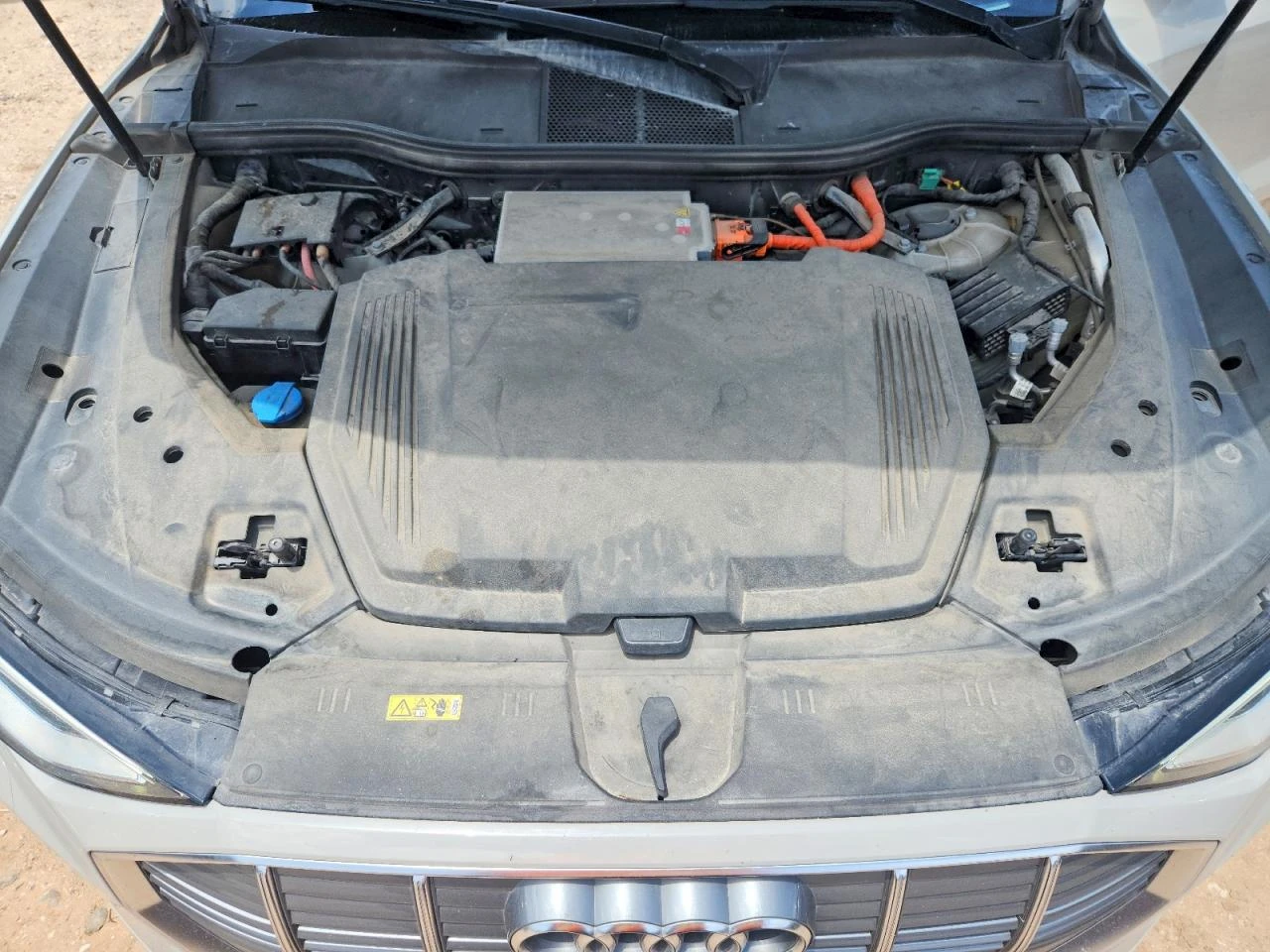 Audi E-Tron Prestige, снимка 11 - Автомобили и джипове - 55004024