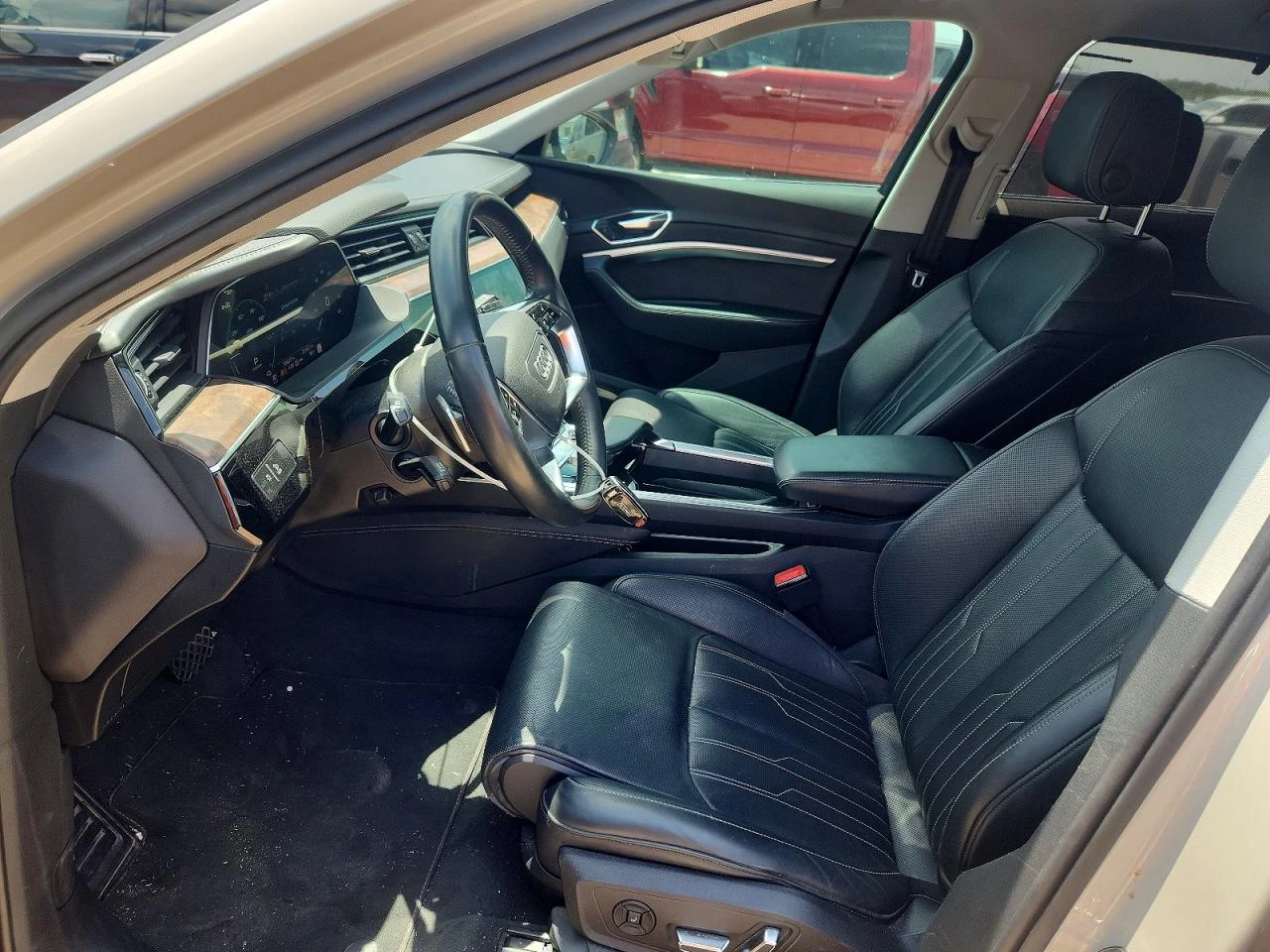 Audi E-Tron Prestige, снимка 7 - Автомобили и джипове - 55004024