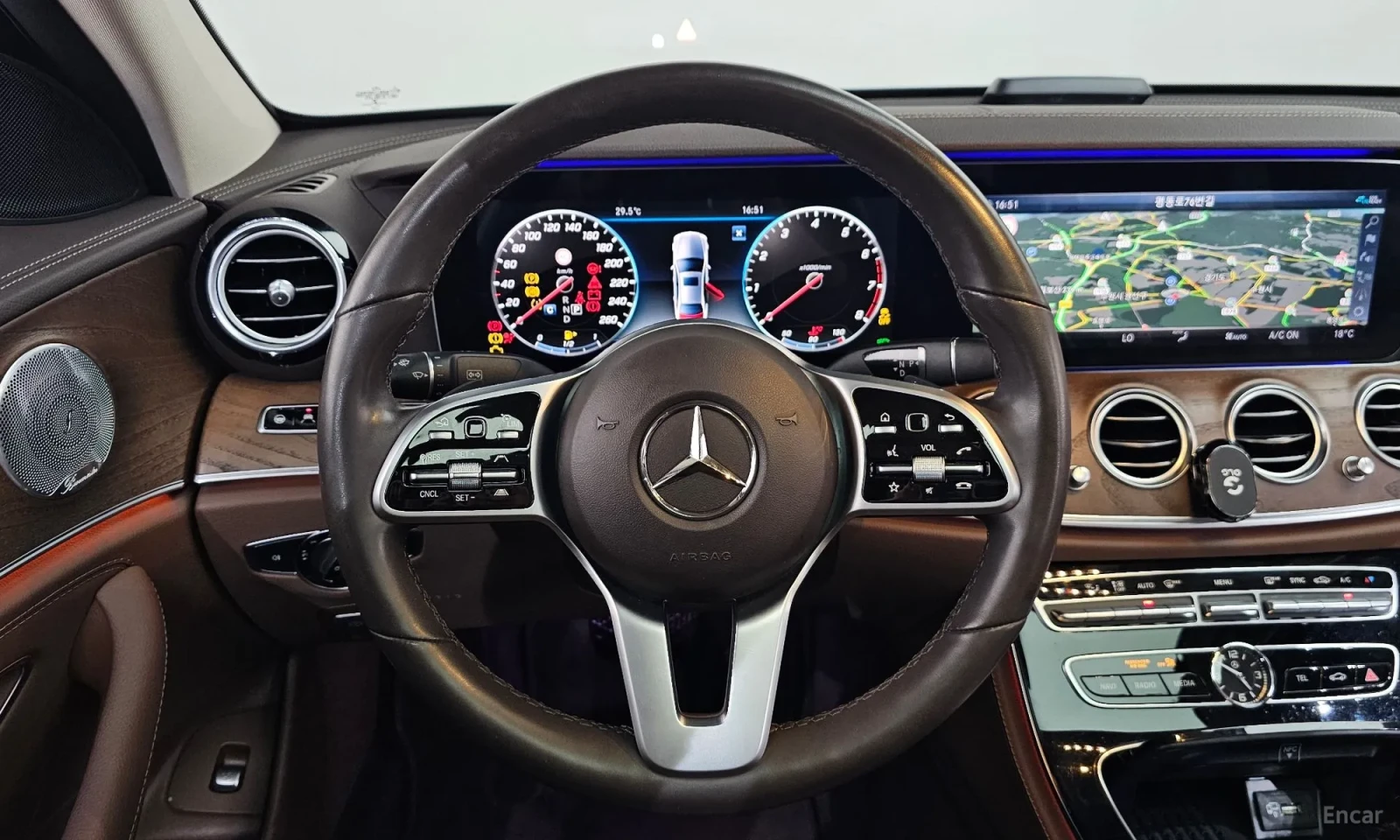 Mercedes-Benz E 300 AMG-LINE* FULL* BURMASTER* OBDUX* 66000KM!!!, снимка 13 - Автомобили и джипове - 55102506