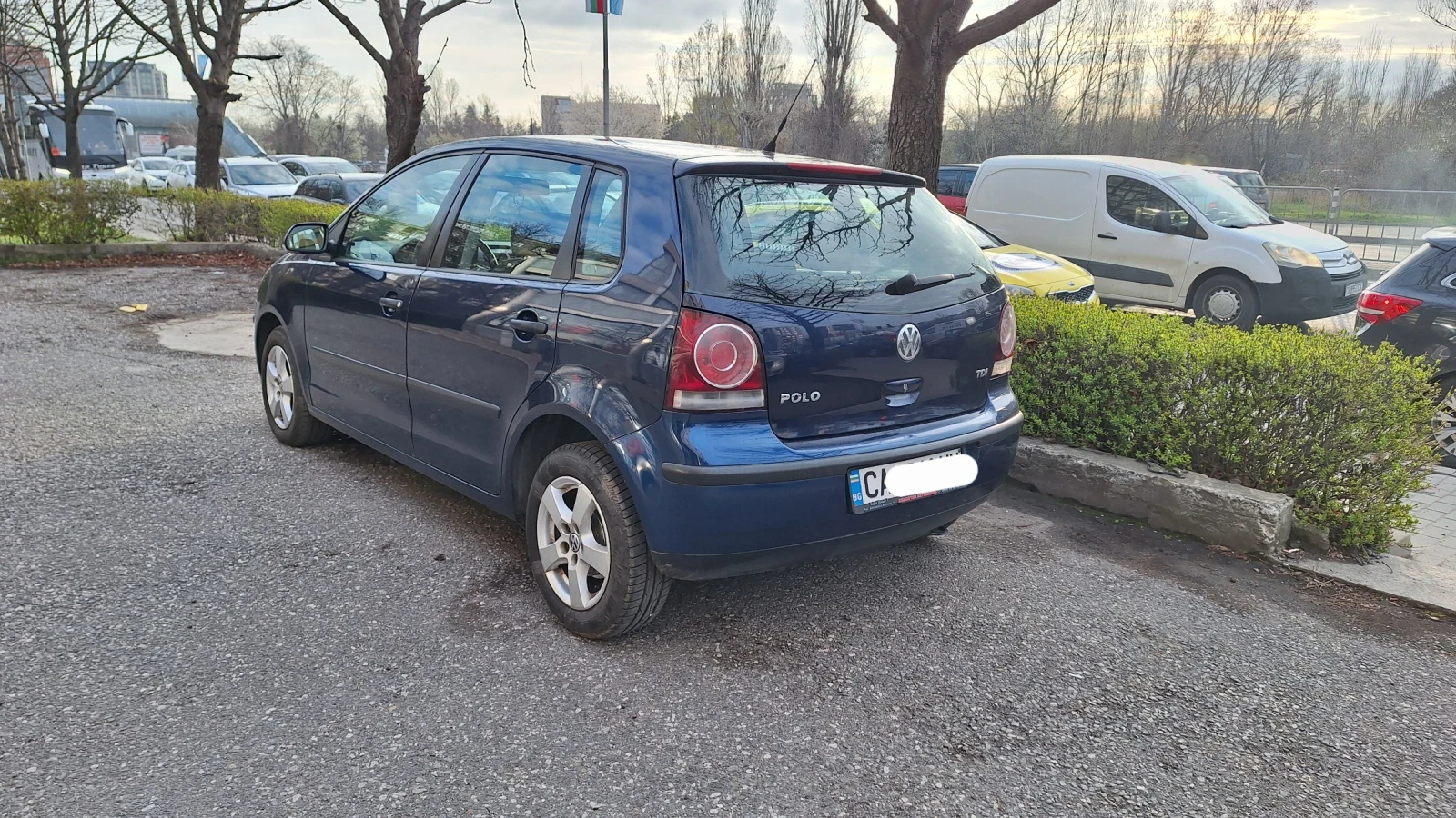 VW Polo 1.4 TDI КЛИМАТИК МН.ДОБЪР , снимка 16 - Автомобили и джипове - 55345563