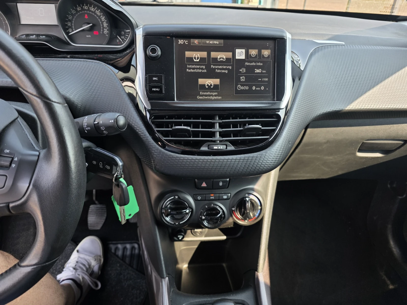 Peugeot 2008 1.2t Джанти| Парктроник| Пълна сервизна история, снимка 14 - Автомобили и джипове - 55767533