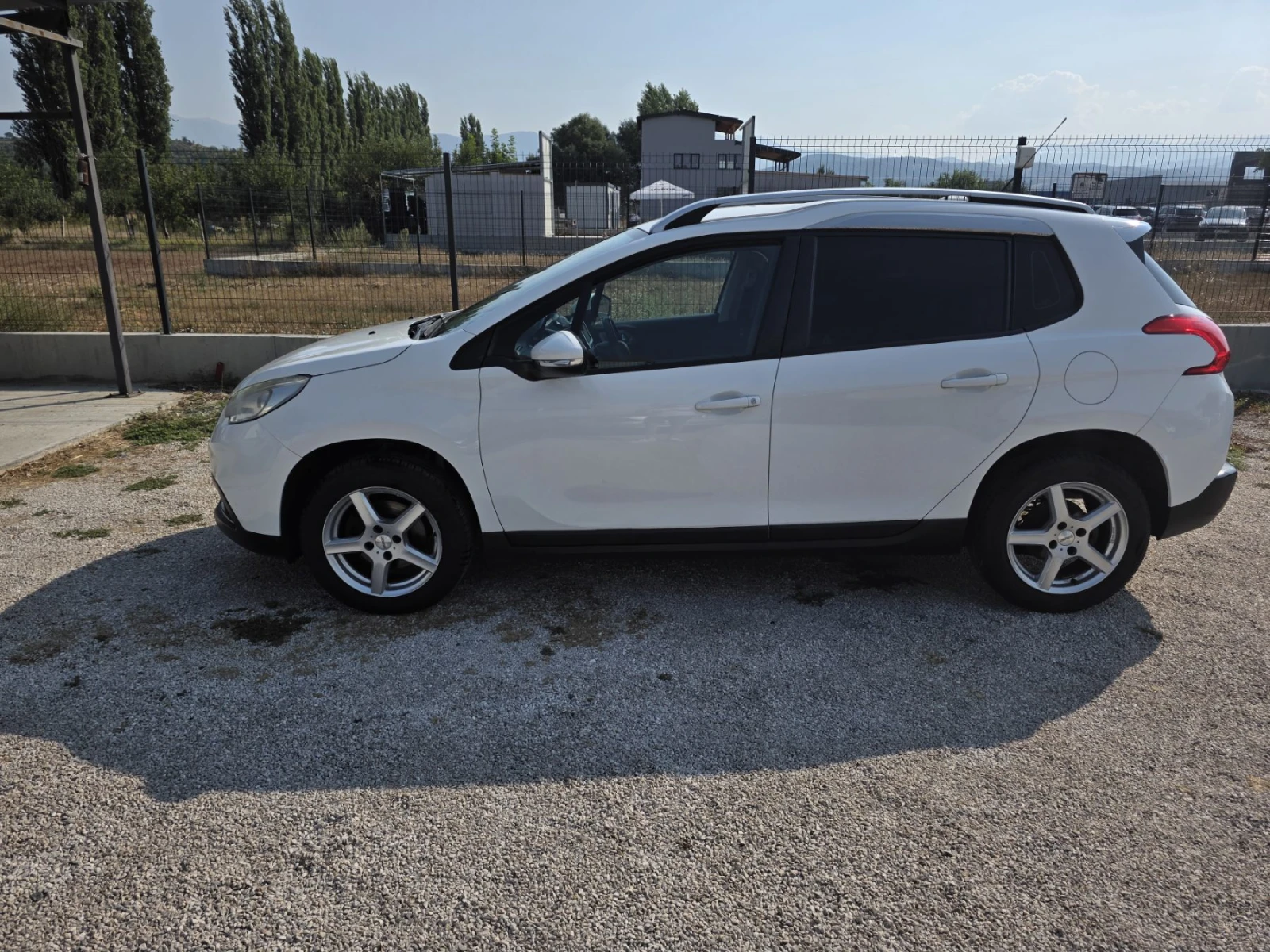 Peugeot 2008 1.2t Джанти| Парктроник| Пълна сервизна история, снимка 10 - Автомобили и джипове - 55767533