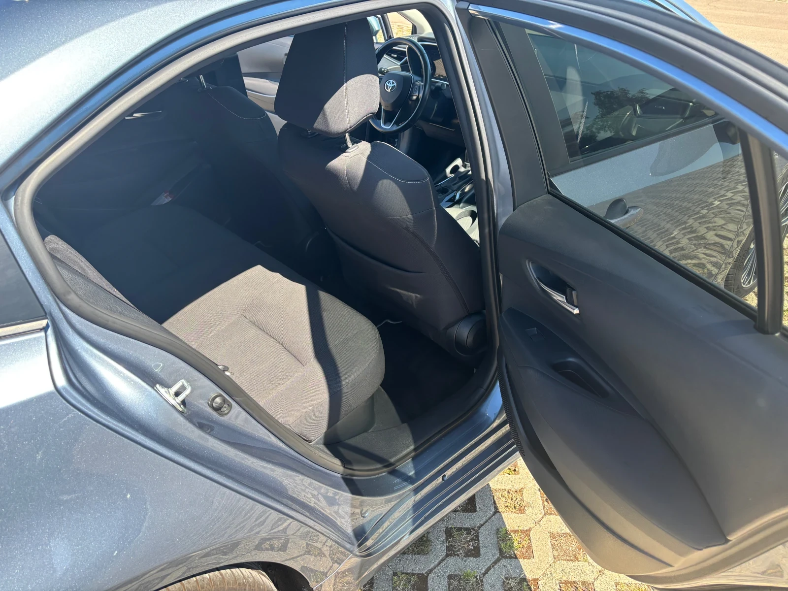 Toyota Corolla Седан , снимка 12 - Автомобили и джипове - 56446483