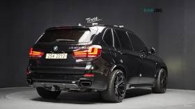 BMW X5 40D* XDRIVE* BLACK&WHITE* PANO* 360* HUD* ТЕГЛИЧ* , снимка 2