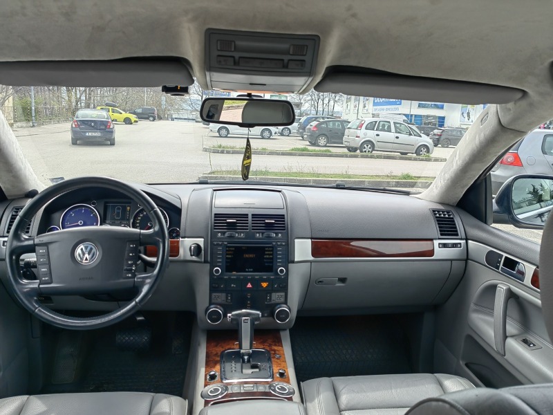 VW Touareg, снимка 9 - Автомобили и джипове - 43689273